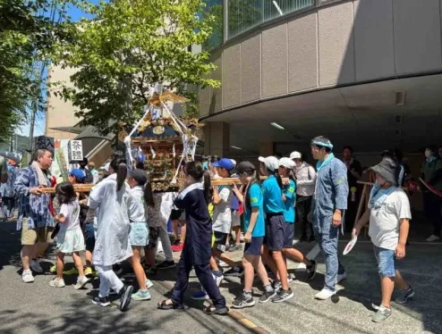 今年もこども神輿休憩所として地域にご協力しました!